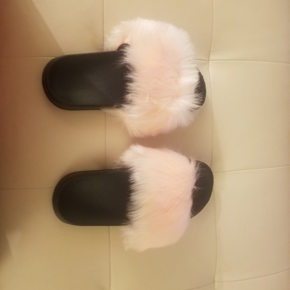 Faux fur Slides - Picture 4 of 4